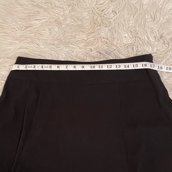 Gored black | Midi skirt - Picture 5 of 10